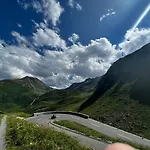 Appartamento Casa Ucliva - Charming Alpine Getaway In The Heart Of The Swiss Alps Rueras