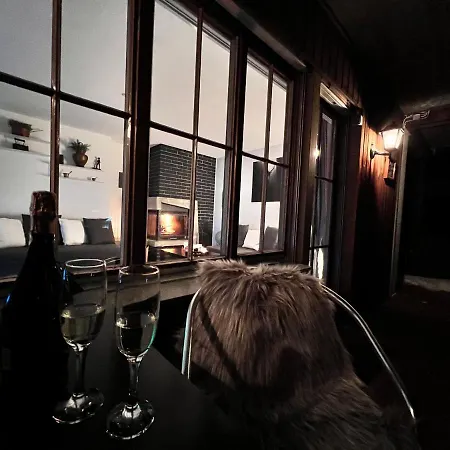 Casa Ucliva - Charming Alpine Getaway In The Heart Of The Swiss Alps アパート Rueras