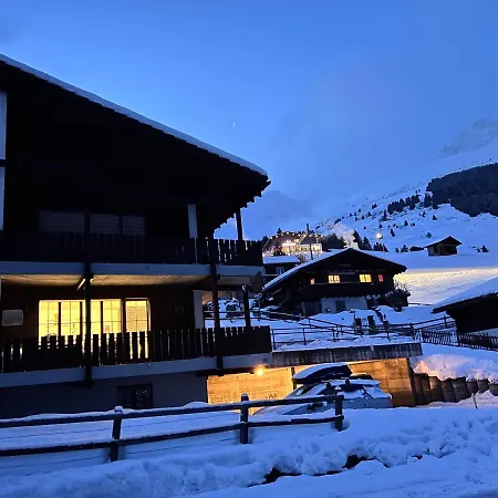 Casa Ucliva - Charming Alpine Getaway In The Heart Of The Swiss Alps Lägenhet