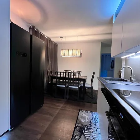 Casa Ucliva - Charming Alpine Getaway In The Heart Of The Swiss Alps Lägenhet Rueras