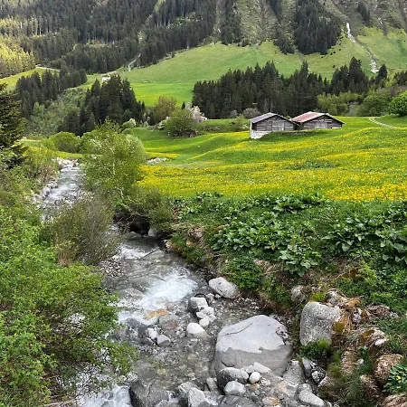 Casa Ucliva - Charming Alpine Getaway In The Heart Of The Swiss Alps アパート *