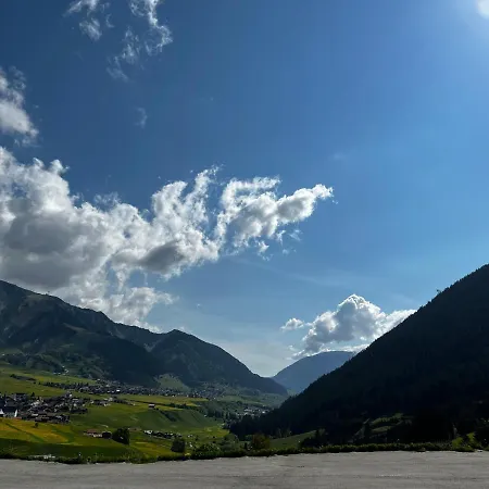 Lägenhet Casa Ucliva - Charming Alpine Getaway In The Heart Of The Swiss Alps Rueras