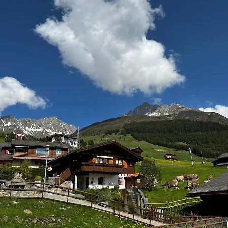 アパート Casa Ucliva - Charming Alpine Getaway In The Heart Of The Swiss Alps *