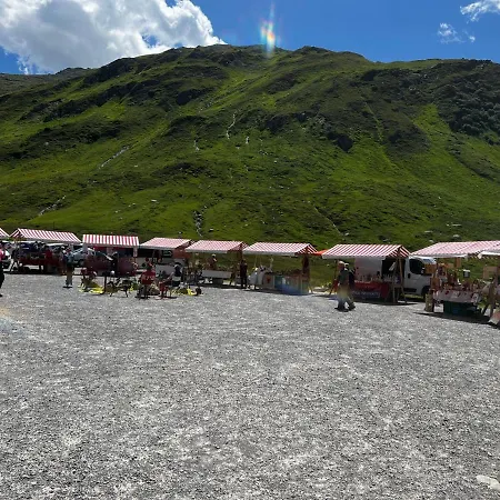 Lägenhet Casa Ucliva - Charming Alpine Getaway In The Heart Of The Swiss Alps Rueras