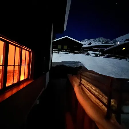 Casa Ucliva - Charming Alpine Getaway In The Heart Of The Swiss Alps アパート