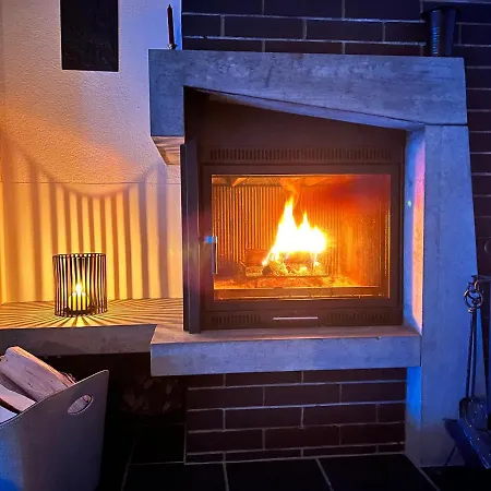 Casa Ucliva - Charming Alpine Getaway In The Heart Of The Swiss Alps Lägenhet Rueras