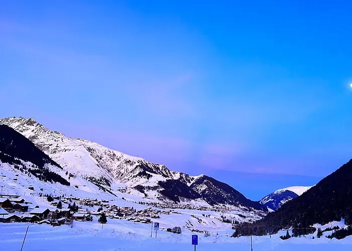 Casa Ucliva - Charming Alpine Getaway In The Heart Of The Swiss Alps Appartement Rueras