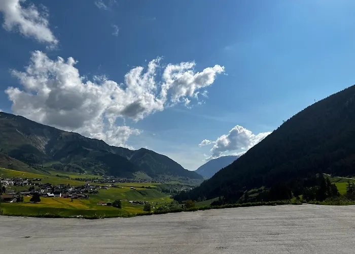 Apartment Casa Ucliva - Charming Alpine Getaway In The Heart Of The Swiss Alps