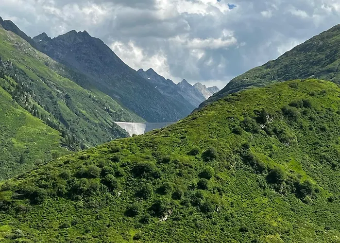 Apartmán Casa Ucliva - Charming Alpine Getaway In The Heart Of The Swiss Alps Rueras