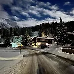 Casa Ucliva - Charming Alpine Getaway In The Heart Of The Swiss Alps Apartamento Rueras
