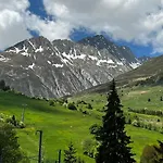 Apartamento Casa Ucliva - Charming Alpine Getaway In The Heart Of The Swiss Alps *