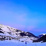 Casa Ucliva - Charming Alpine Getaway In The Heart Of The Swiss Alps Apartamento Rueras