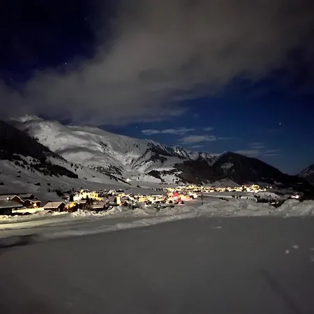 Lejlighed Casa Ucliva - Charming Alpine Getaway In The Heart Of The Swiss Alps Rueras