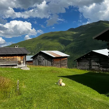 Casa Ucliva - Charming Alpine Getaway In The Heart Of The Swiss Alps