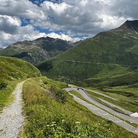 Casa Ucliva - Charming Alpine Getaway In The Heart Of The Swiss Alps *