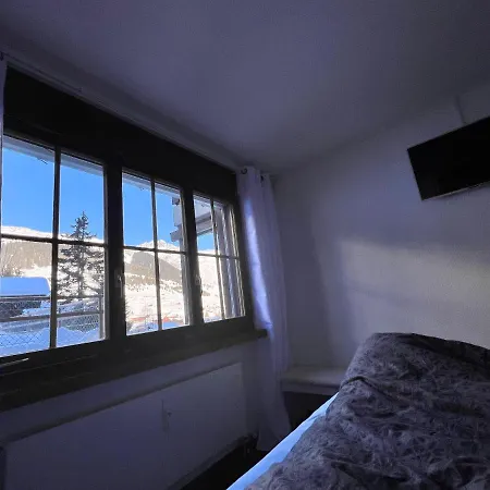 Lejlighed Casa Ucliva - Charming Alpine Getaway In The Heart Of The Swiss Alps *