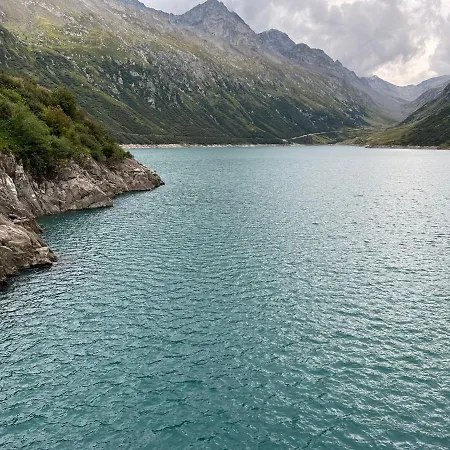 Lejlighed Casa Ucliva - Charming Alpine Getaway In The Heart Of The Swiss Alps Rueras