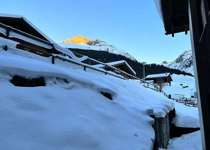 Casa Ucliva - Charming Alpine Getaway In The Heart Of The Swiss Alps Apartamento *