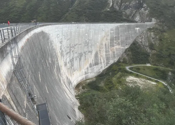 Casa Ucliva - Charming Alpine Getaway In The Heart Of The Swiss Alps Apartamento Rueras