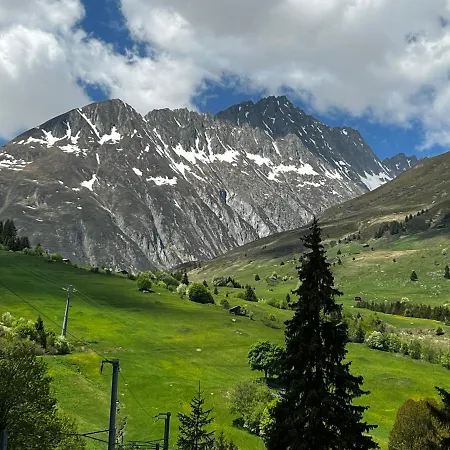 Daire Casa Ucliva - Charming Alpine Getaway In The Heart Of The Swiss Alps *
